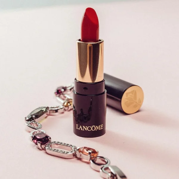 Women cosmetics  pack – Image 4